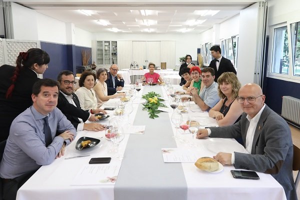 La presidenta Chivite, ha presidido la comida con su miembros de su Gobierno en el CI de Burlada